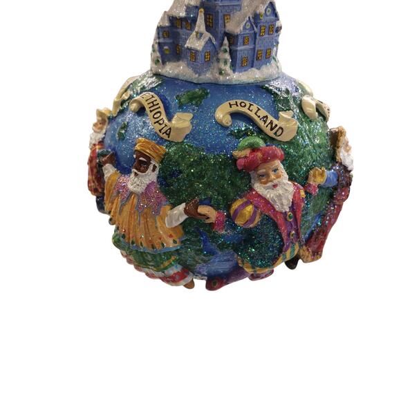 Christopher Radko Ornament Santa’s Around the World II Christmas - Picture 9 of 16